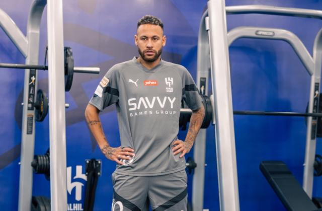 开云下载-右大腿股四头肌伤 内马尔利雅得新月首秀推迟1月