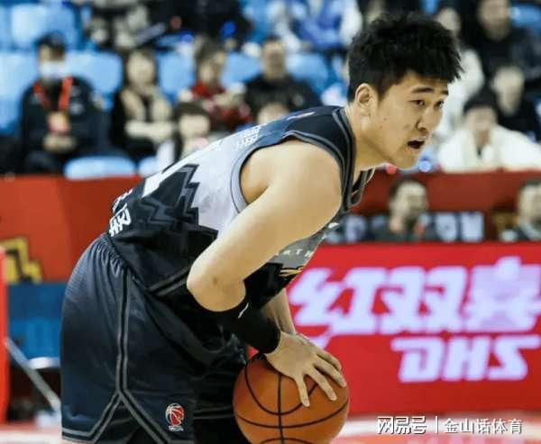 kaiyun-咋了麻这是？“当家球星”12投3中，正负值-29，网友：你才25岁啊